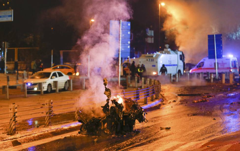 В результате взрыва возле стадиона Бешикташа погибло 13 человек (обновлено) - изображение 2