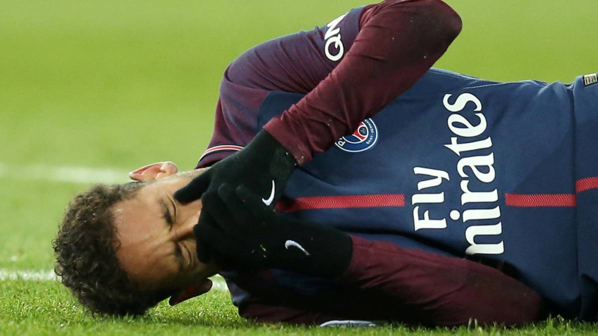 Psg Real Madrid Neymar To Have Surgery On Injury Paris Saint Germain Confirm As Com