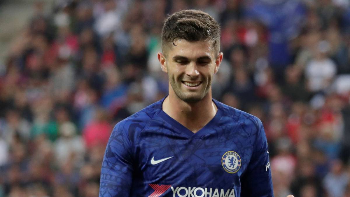 pulisic in chelsea jersey