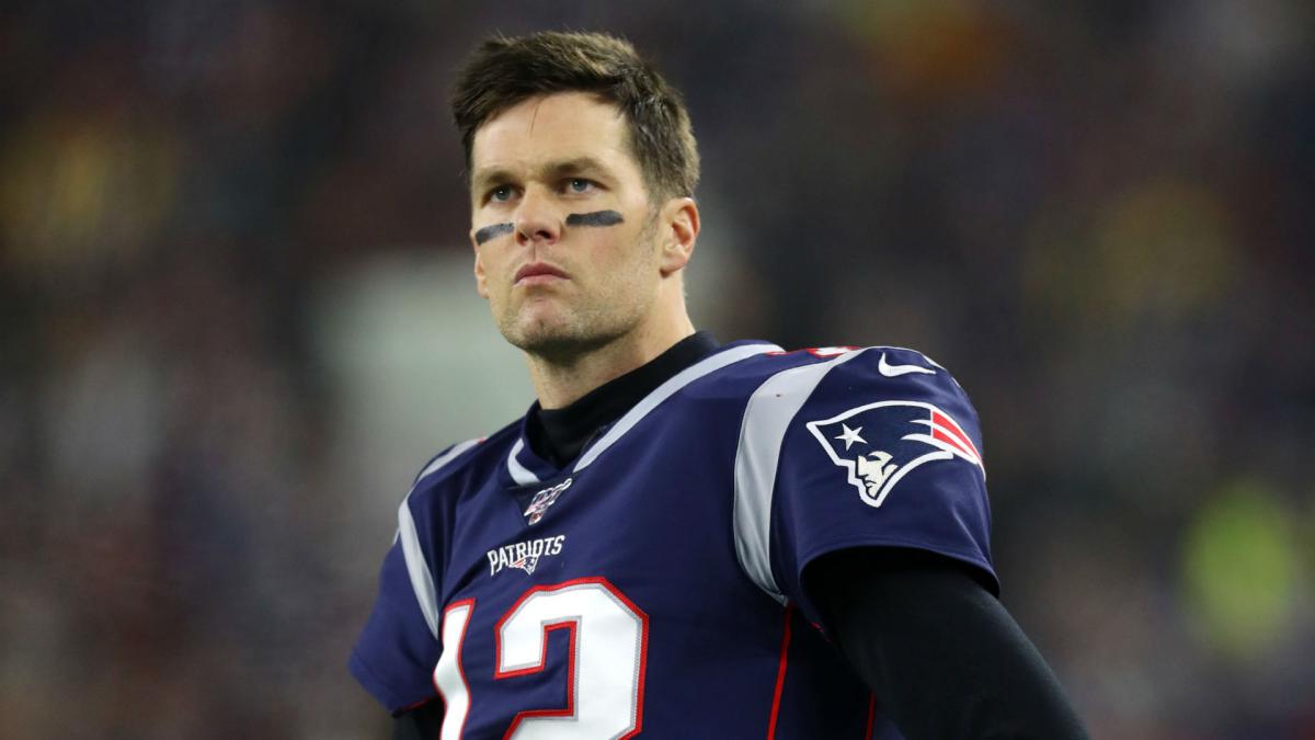 tom brady rainbow gloves