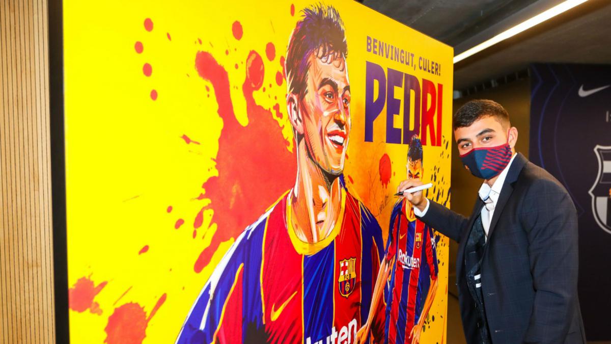 Pedri keen for Messi to stay at Barcelona: I want to learn from the best - AS.com